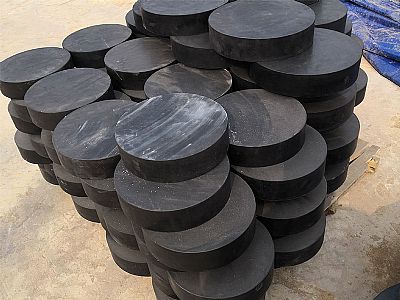 达州板式橡胶支座由若干层橡胶片与薄钢板经加压硫化